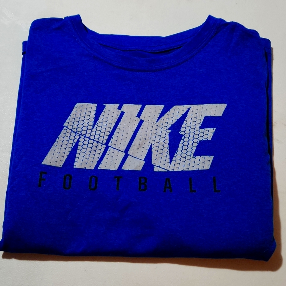 Nike youth large tshirt blue